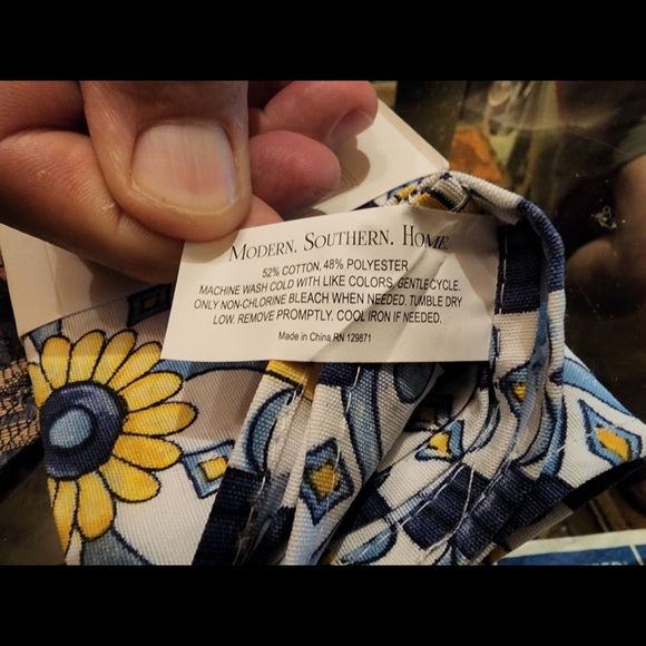 NEW ModernSouthernHome Al Fresco 4 Sets of 2 Napkins. 52% Cotton & 48% Polyester - Picture 12 of 12